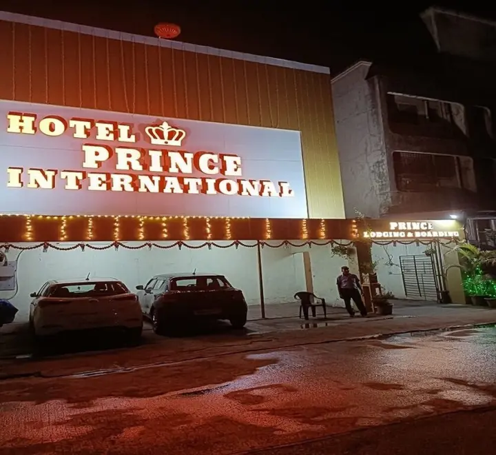 Нави-Мумбай: Hotel Prince International