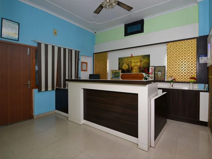 Сарнатх: OYO 4409 Hotel Chaitanya Inn