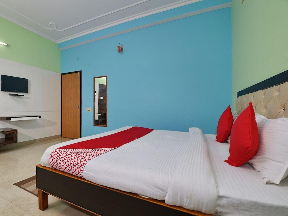 Сарнатх: OYO 4409 Hotel Chaitanya Inn
