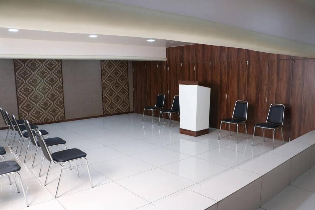 Тхане: Hotel Sai Residency Vasai