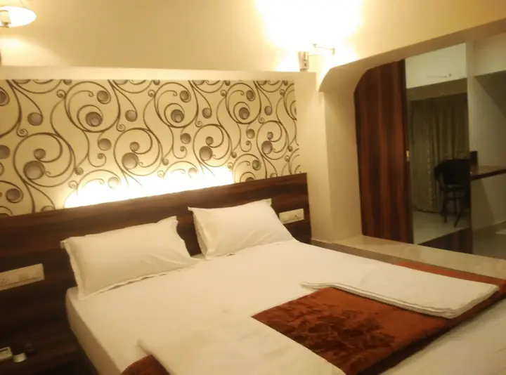 Тхане: Hotel Sai Residency Vasai