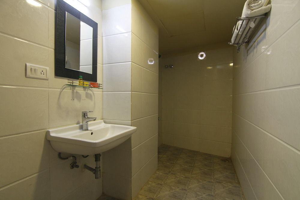 Бангалор: FabHotel Berry's