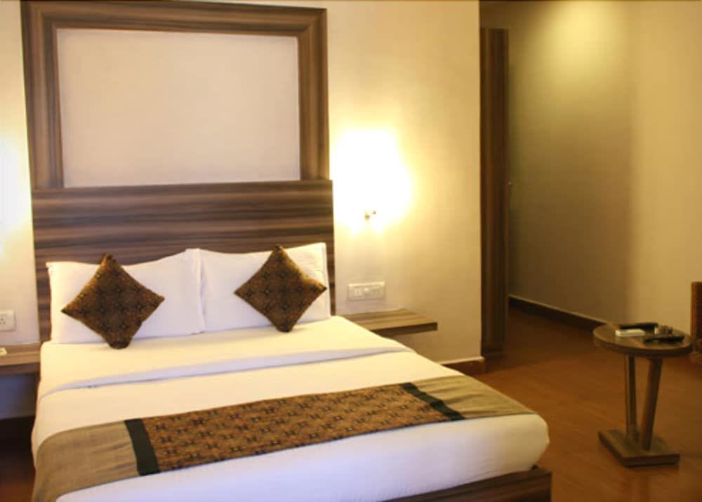 Бангалор: FabHotel Berry's