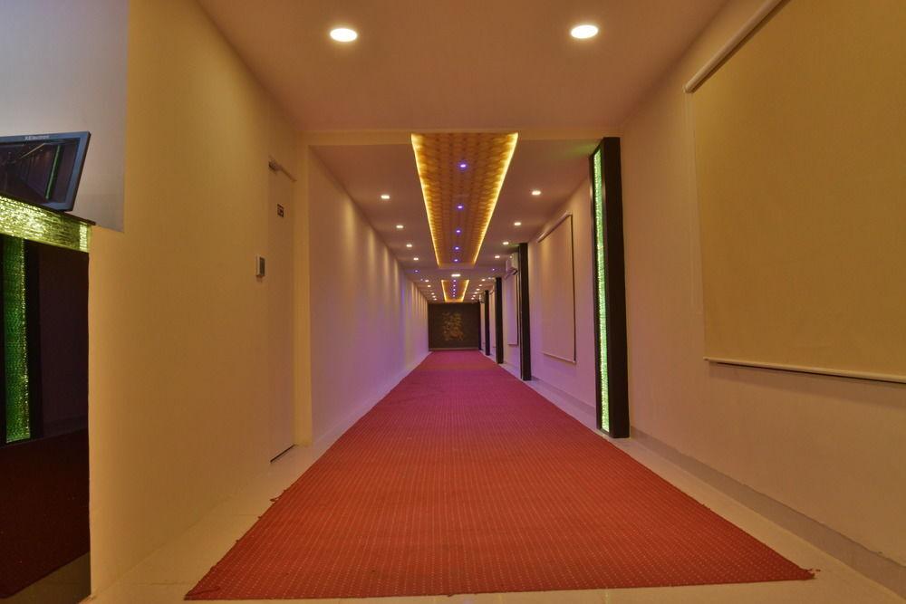 Бангалор: FabHotel Berry's