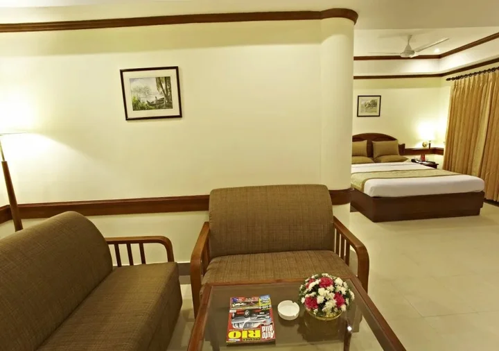 Cherthala: Hotel Aroor Residency