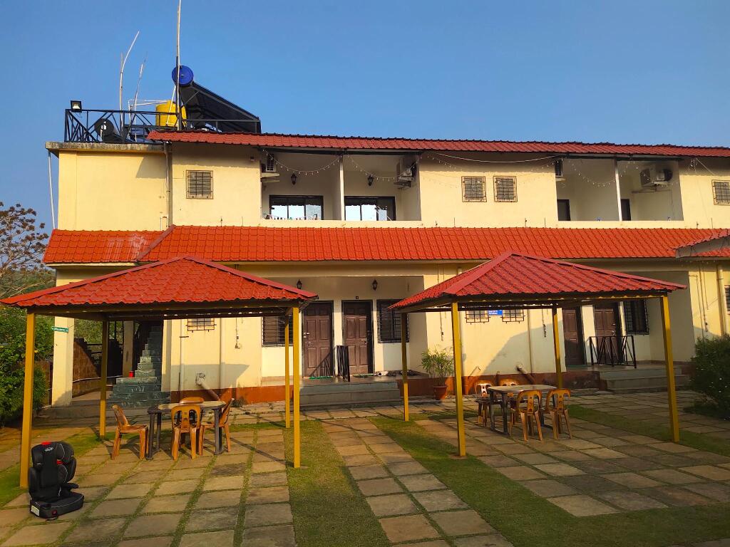 Whistling Waves Beach Resort — фото 4