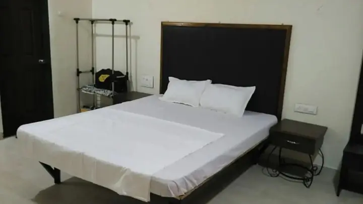 Даполи: Whistling Waves Beach Resort