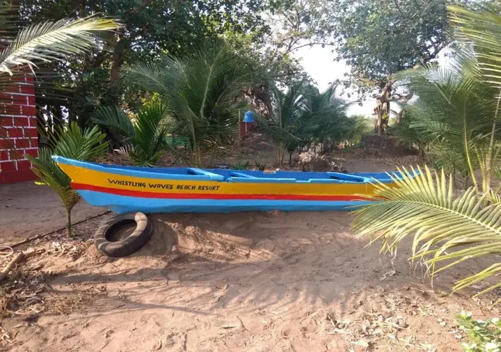 Даполи: Whistling Waves Beach Resort