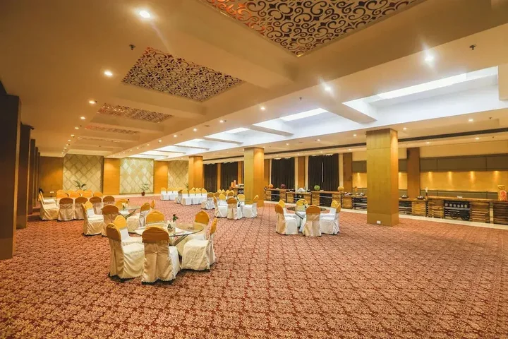 Удджайн: Rudraksh Club & Resorts