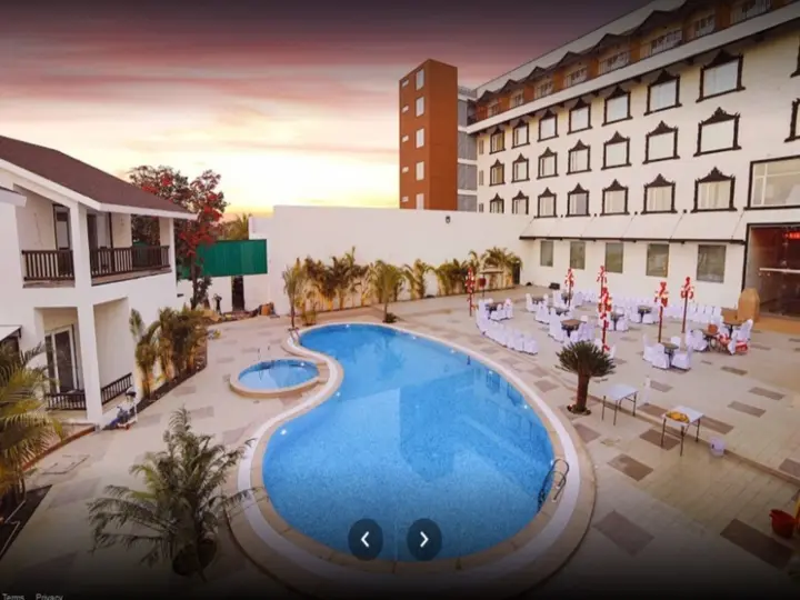 Удджайн: Rudraksh Club & Resorts