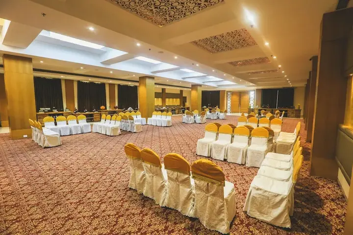 Удджайн: Rudraksh Club & Resorts