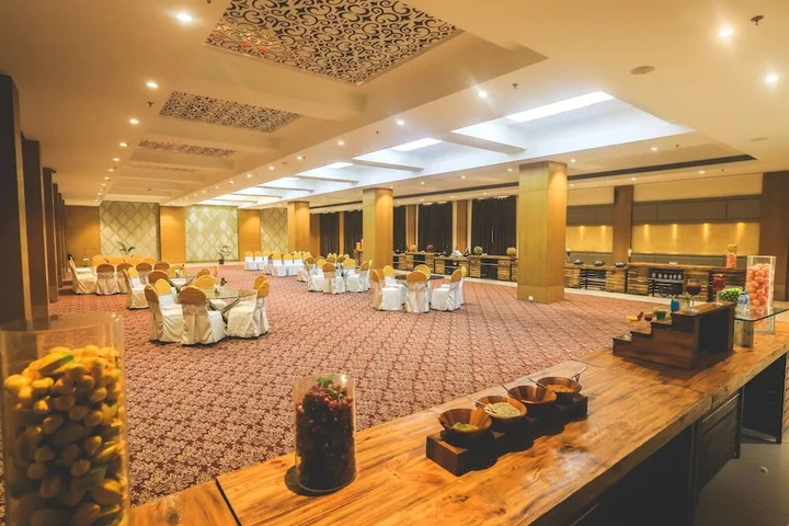 Удджайн: Rudraksh Club & Resorts