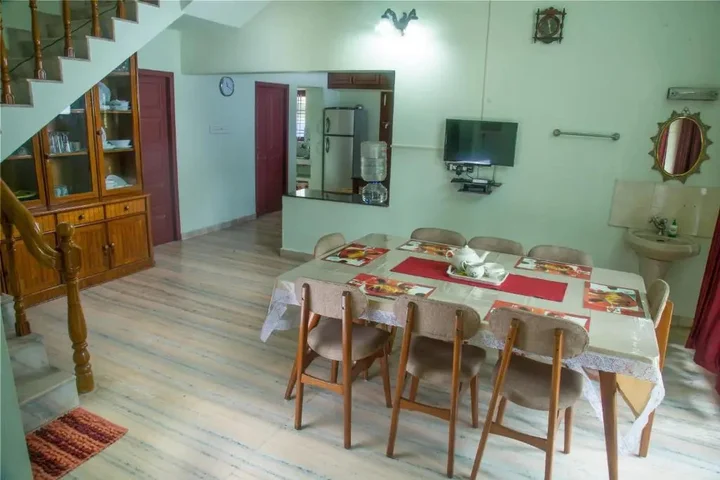 Эрамаллур: Lake County Heritage Home