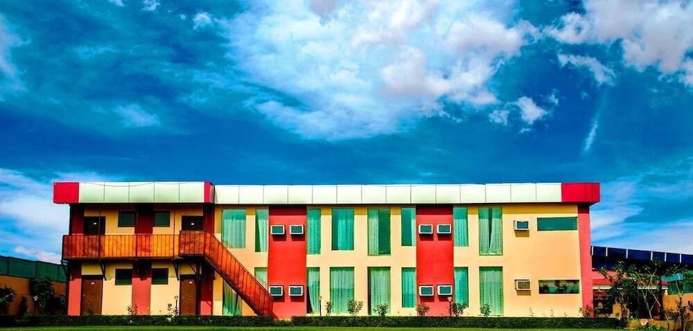 Гуруграм: JPS Residency & Hospitality Services