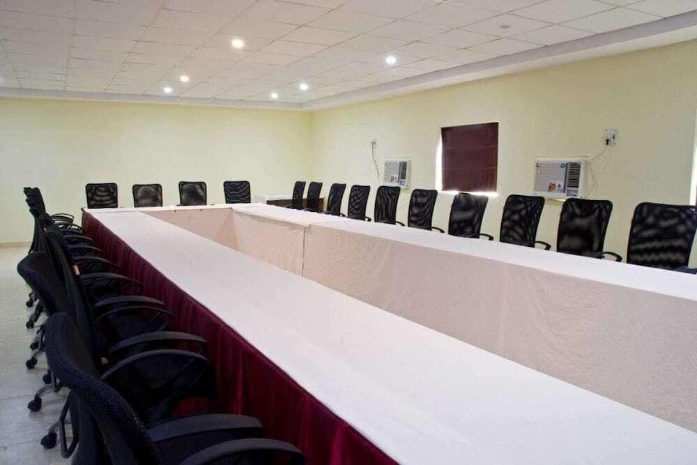 Гуруграм: JPS Residency & Hospitality Services