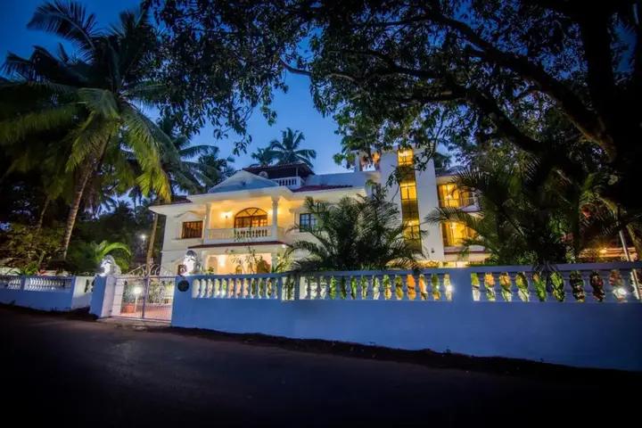 Арпора: Pinnacle Holiday Homes