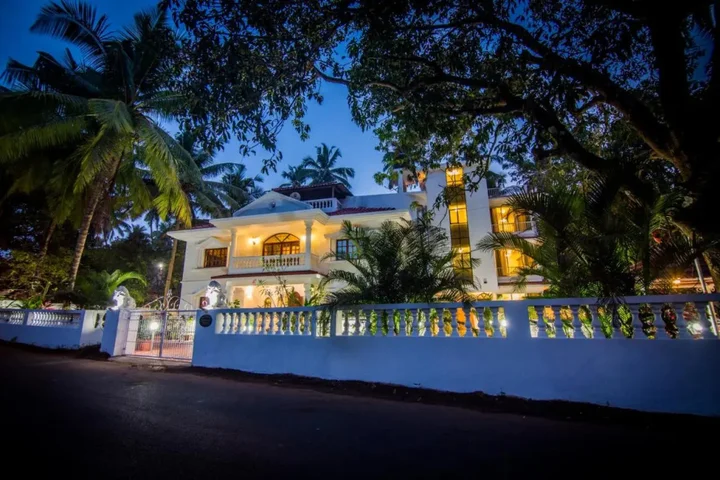 Арпора: Pinnacle Holiday Homes
