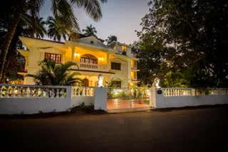 Арпора: Pinnacle Holiday Homes
