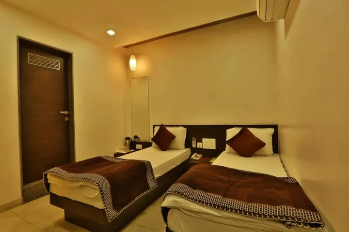 Ахмедабад: OYO 700 Hotel Kabir