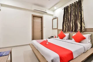 Гандхинагар: OYO 2389 Hotel The Grand Pritam