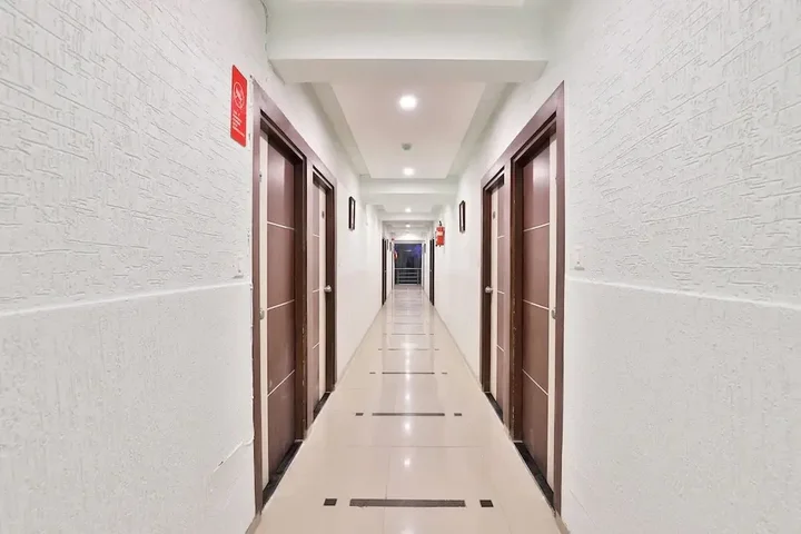 Гандхинагар: OYO 2389 Hotel The Grand Pritam