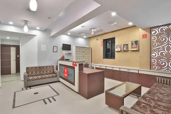Гандхинагар: OYO 2389 Hotel The Grand Pritam