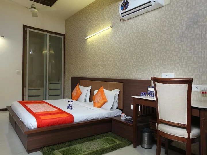 Гуруграм: OYO 2216 Hotel Live Inn