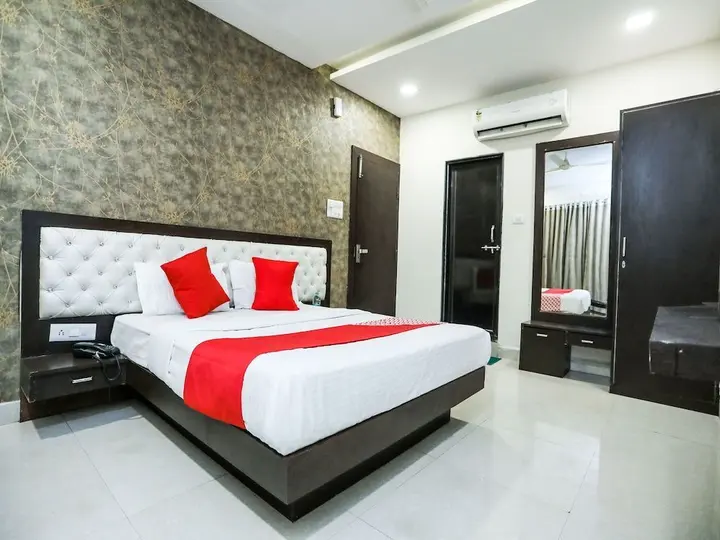 Бхопал: Hotel Madhuram Palace