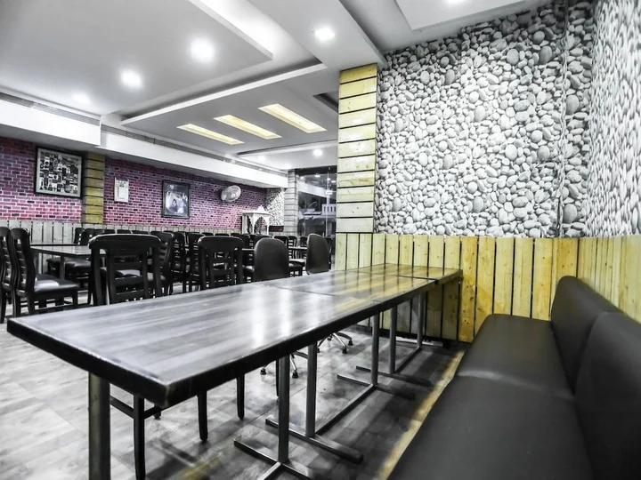 Бхопал: Hotel Madhuram Palace