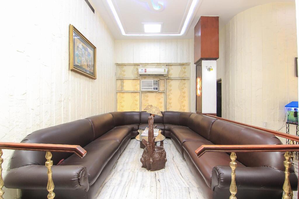 Канпур: OYO 2569 Hotel Paradise
