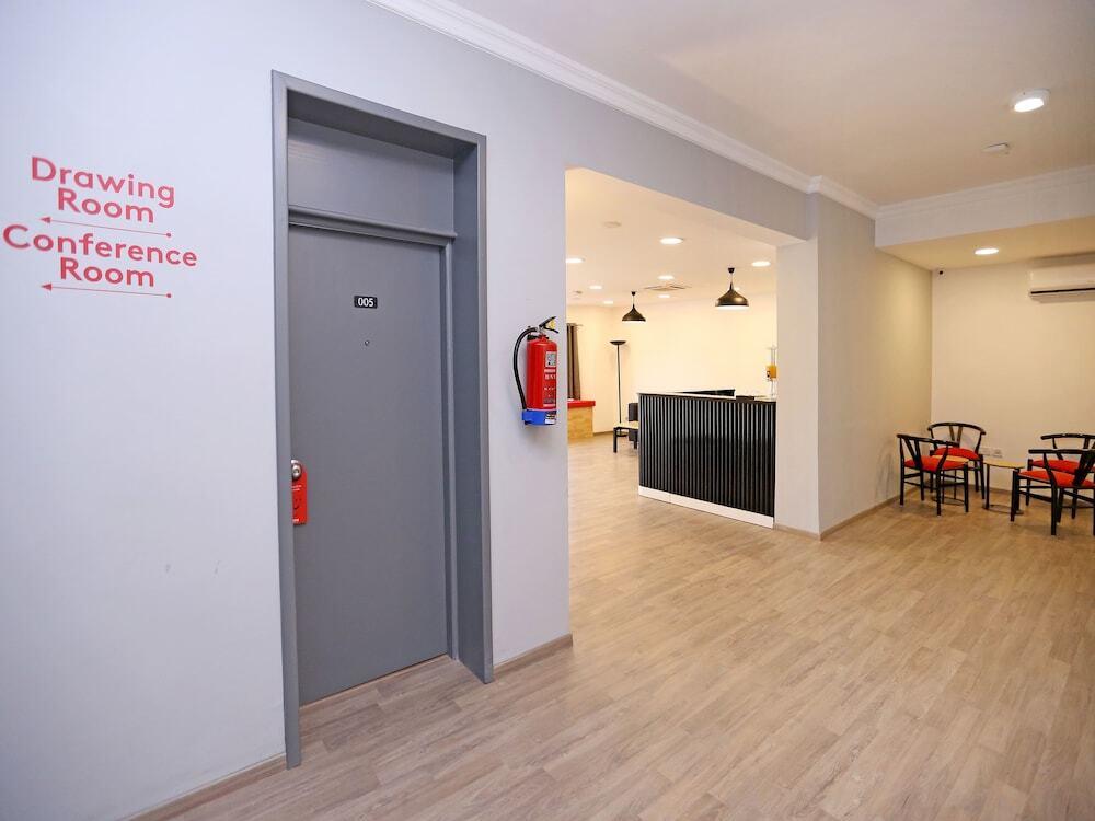Гуруграм: OYO Flagship HUDA City Centre