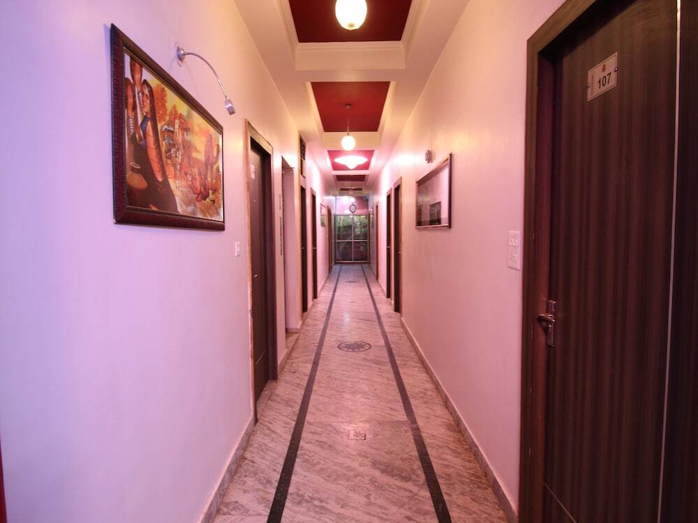 Гвалиор: OYO 2756 Hotel Virasat