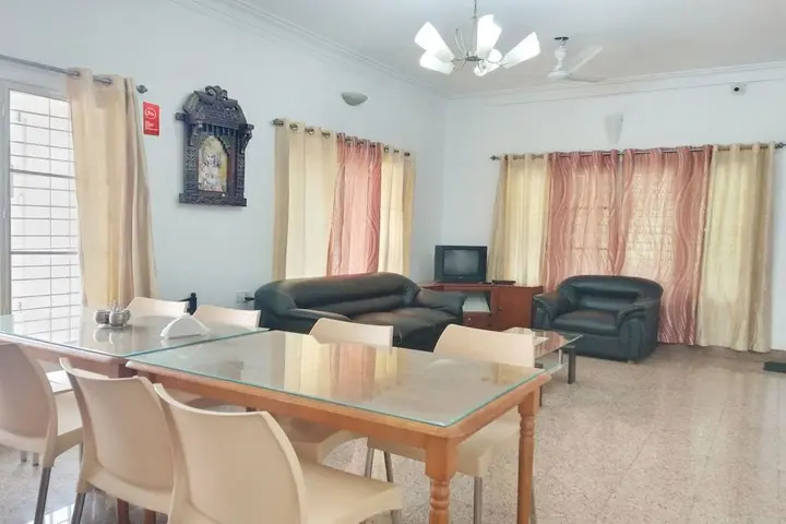Бангалор: OYO 2266 Gokul Heritage