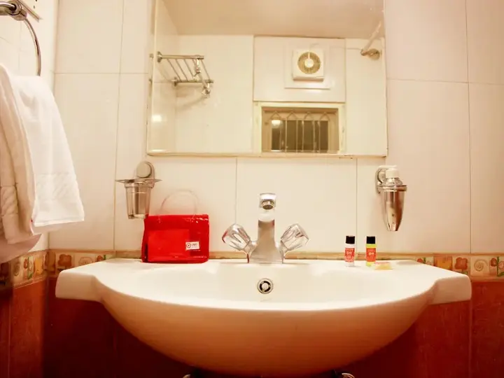 Бангалор: OYO 2266 Gokul Heritage