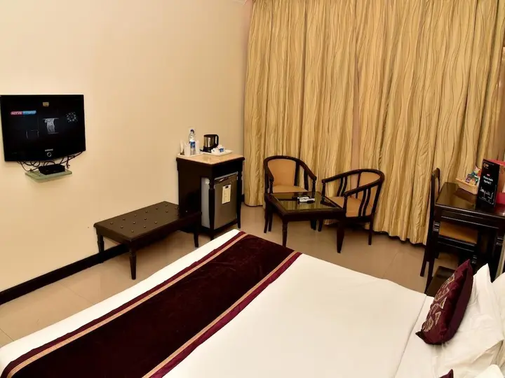 Чандигарх: OYO 2148 Hotel Metro 43