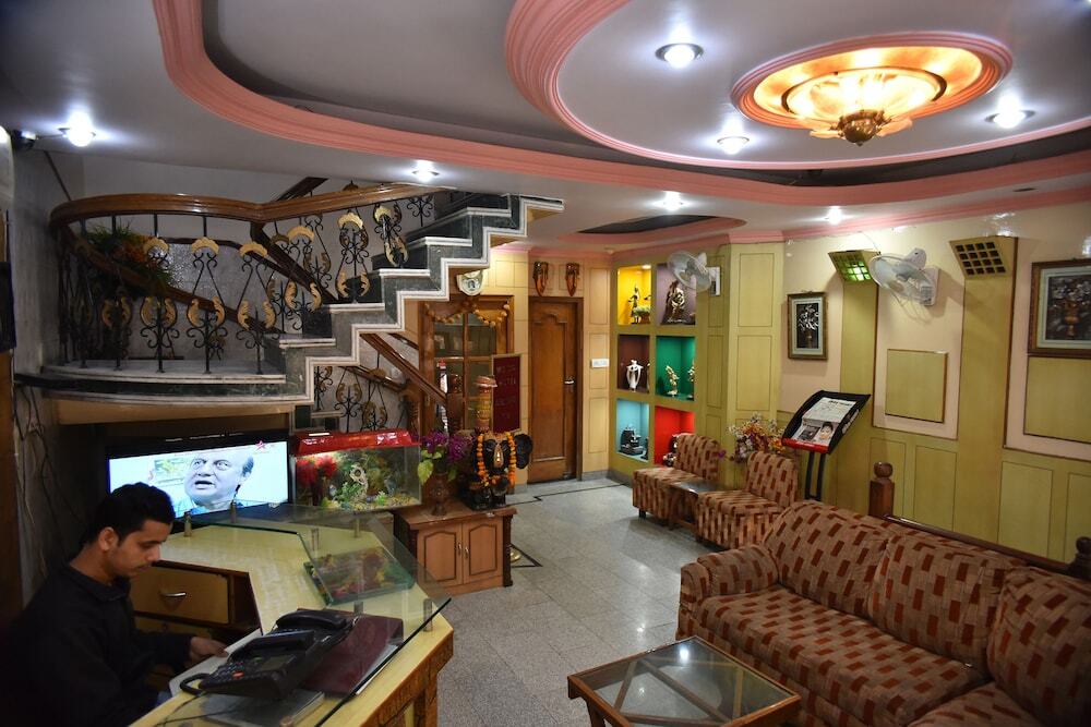 Rohtak: OYO Rooms Near Mansarovar Garden