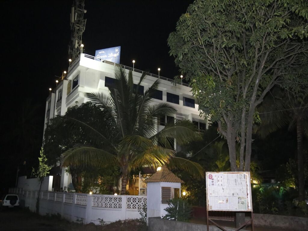 Колхапур: OYO 2726 Hotel Elegant
