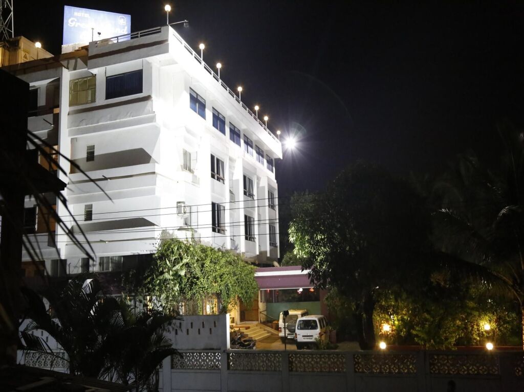 Колхапур: OYO 2726 Hotel Elegant