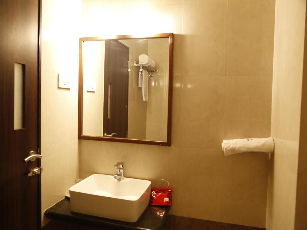 Колхапур: OYO 2726 Hotel Elegant