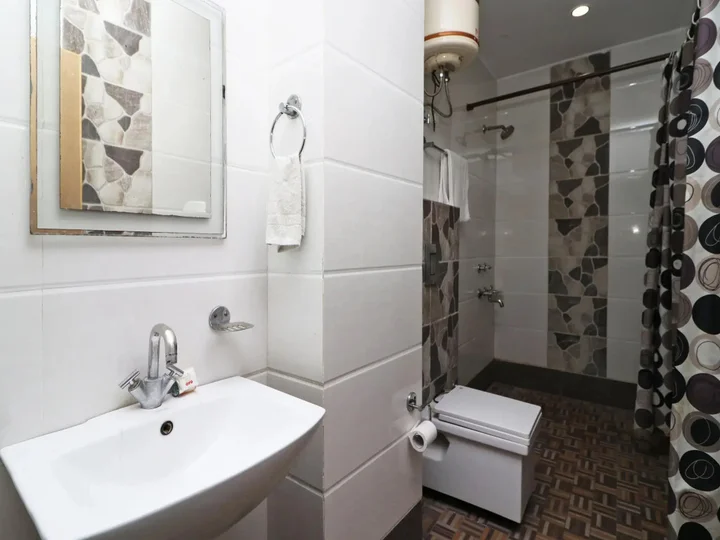 Нью-Дели: OYO 2705 Hotel Preet Palace
