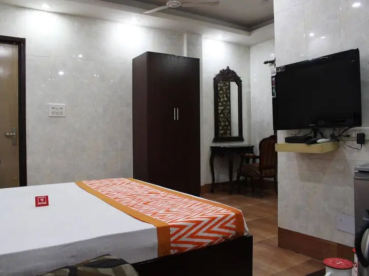 Нью-Дели: OYO 2705 Hotel Preet Palace