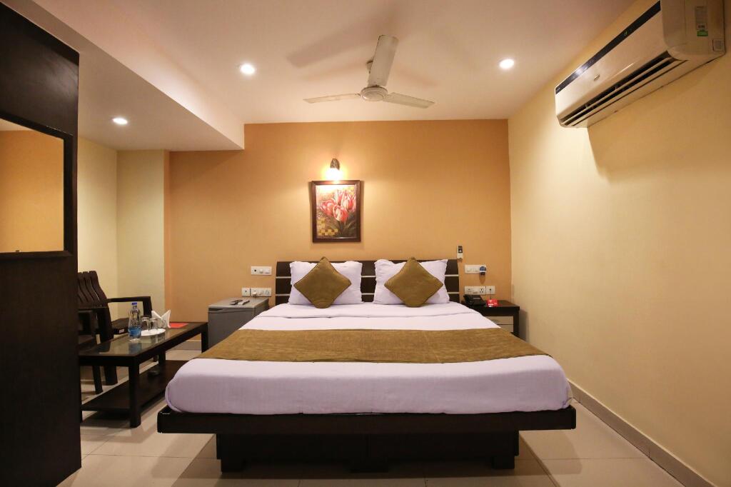 Лудхиана: OYO 2120 Hotel Silver Haze