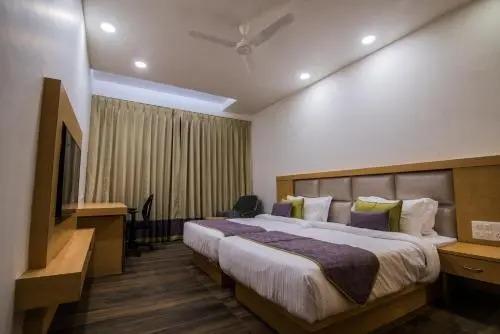 Данапур: The Westend Hotel