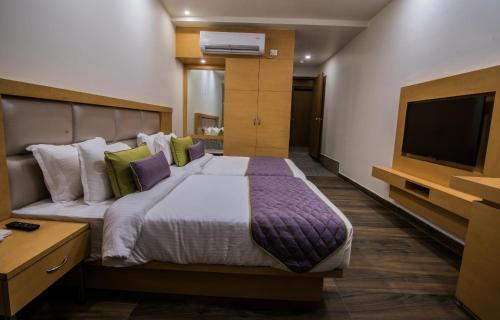Данапур: The Westend Hotel
