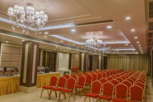Данапур: The Westend Hotel