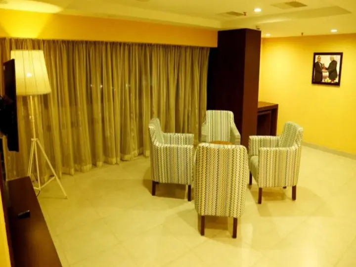 Кондотти: The Raviz Calicut