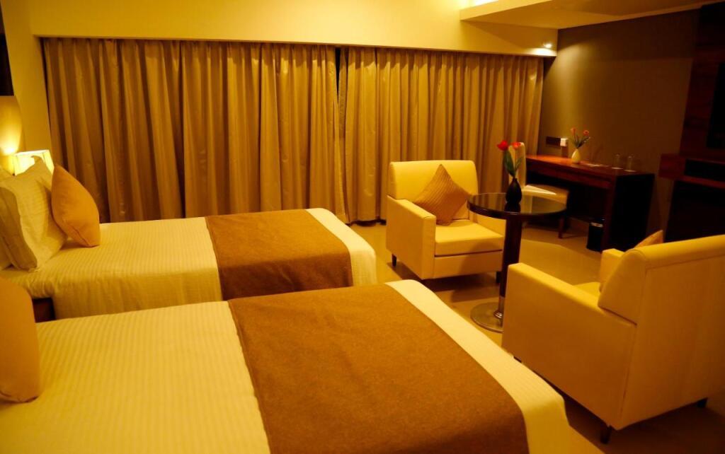 Кондотти: The Raviz Calicut