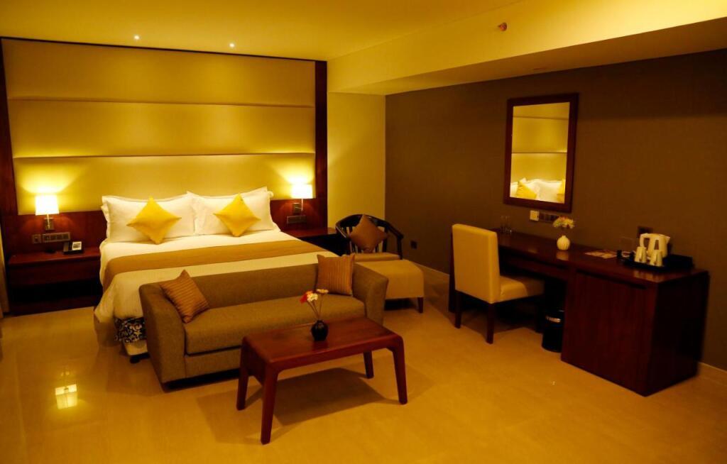 Кондотти: The Raviz Calicut
