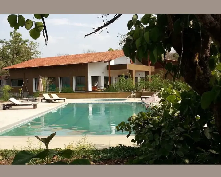 Чандрапур: Jharna Resort