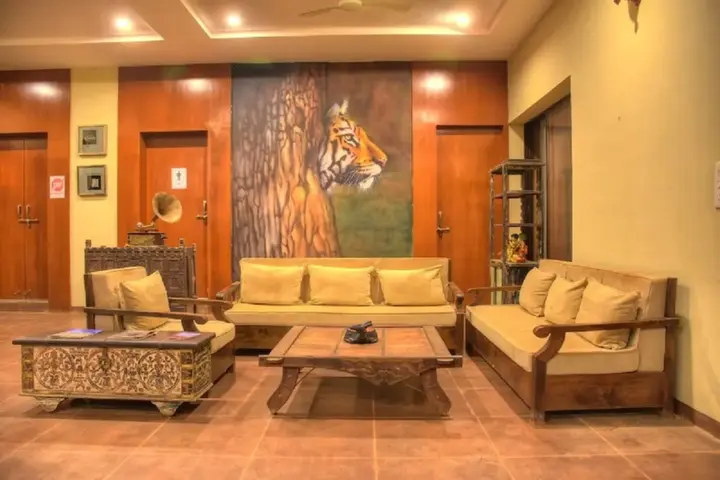 Чандрапур: Jharna Resort